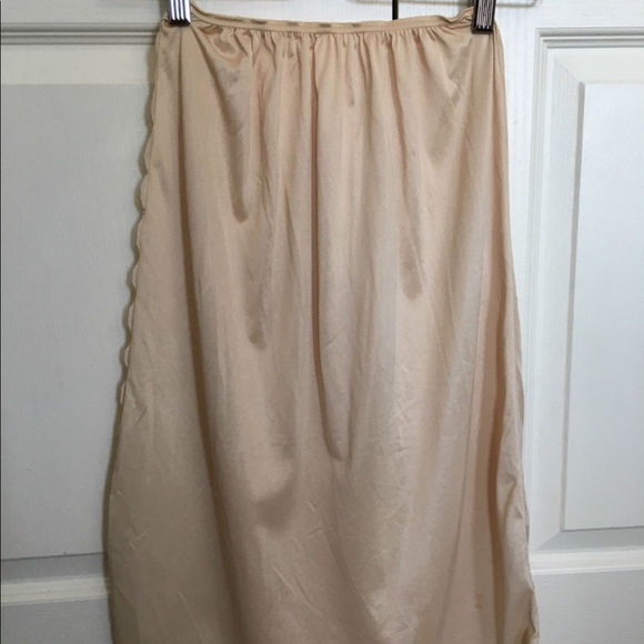 Vintage 1960s cream half slip with slit lace detail - Picture 3 of 5
